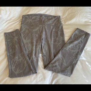 Fabletics High-Waisted PowerHold 7/8 Legging-Small